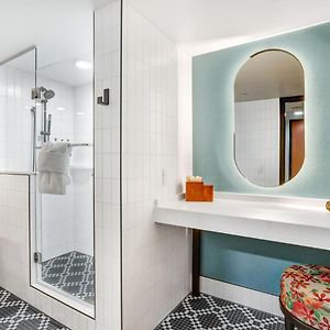 Queen Room Hearing Accessible